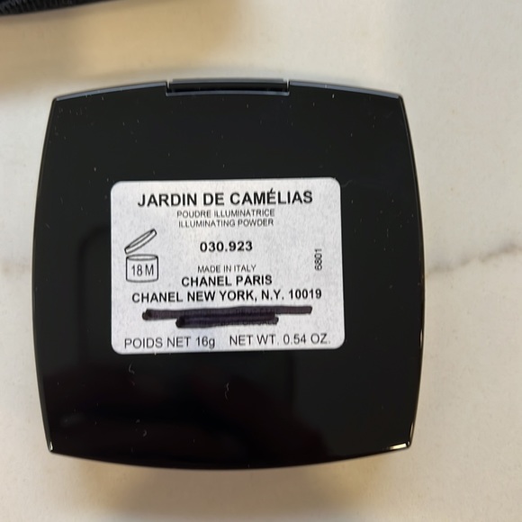 Chanel face powder - Picture 4 of 4